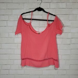 Miami off-shoulder pink tee